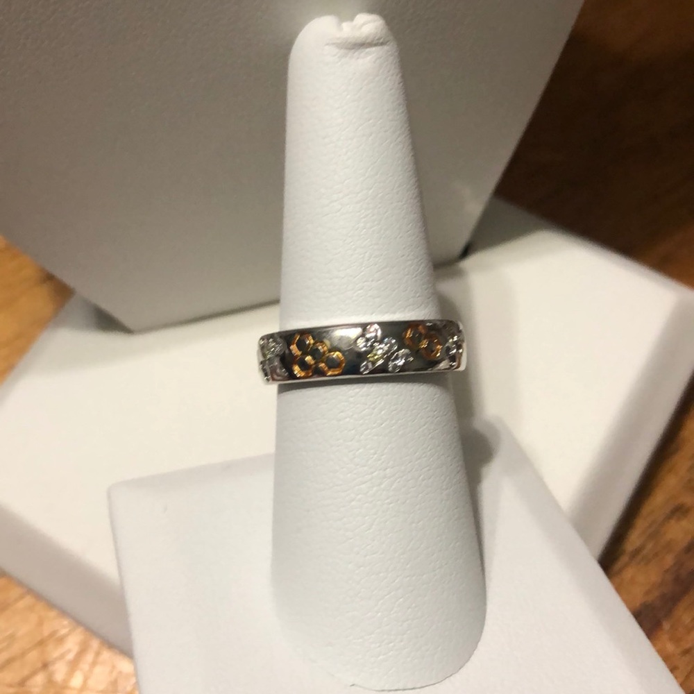 So pretty Bee 🐝 hive 925 Sterling Silver ring - Picture 2 of 5